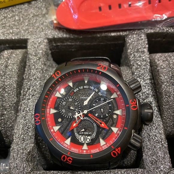 invicta venom hybrid replica